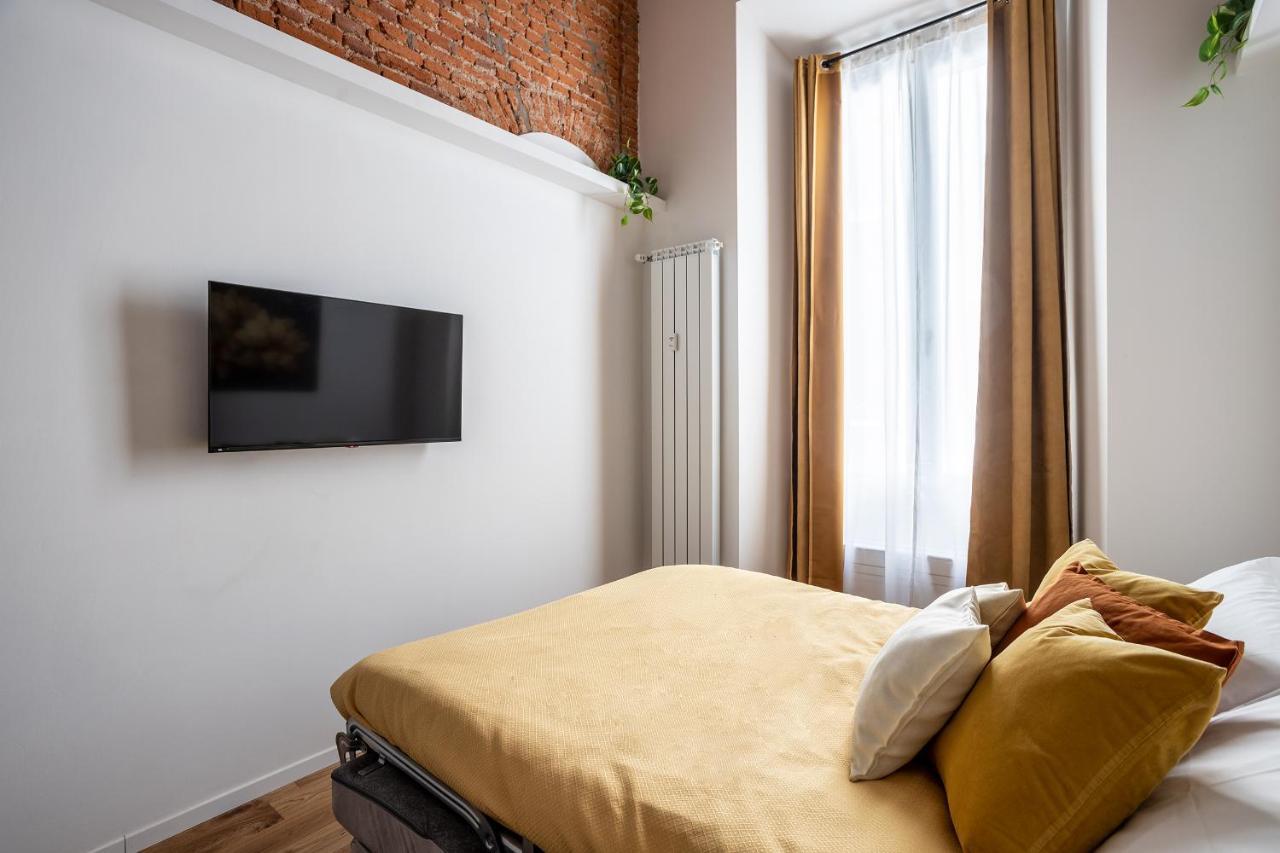 Milano City Apartments - Duomo Brera - Elegant Suite In Design District Екстер'єр фото