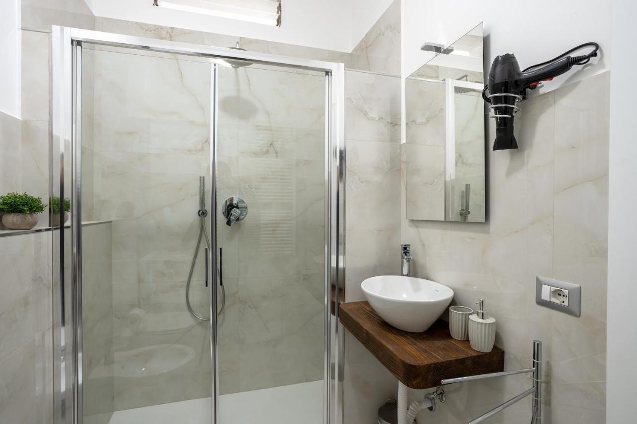 Milano City Apartments - Duomo Brera - Elegant Suite In Design District Екстер'єр фото