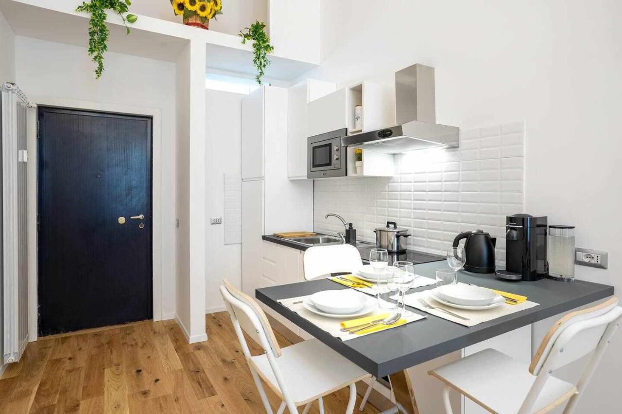 Milano City Apartments - Duomo Brera - Elegant Suite In Design District Екстер'єр фото